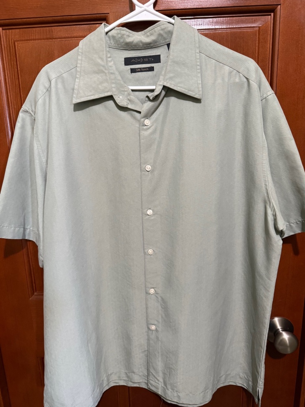 Axist Silk Touch Dress Shirt.  Light Green in Color.  Size XL.